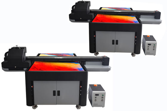 Impressora UV com impressão em dupla cor em branco e grandes dimensões de impressão